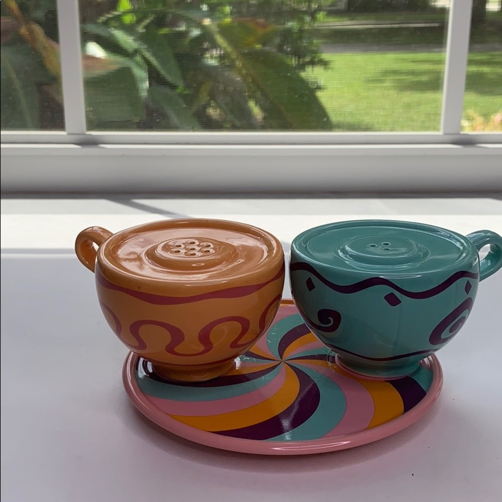 Disney Alice in Wonderland Salt & Pepper Shakers